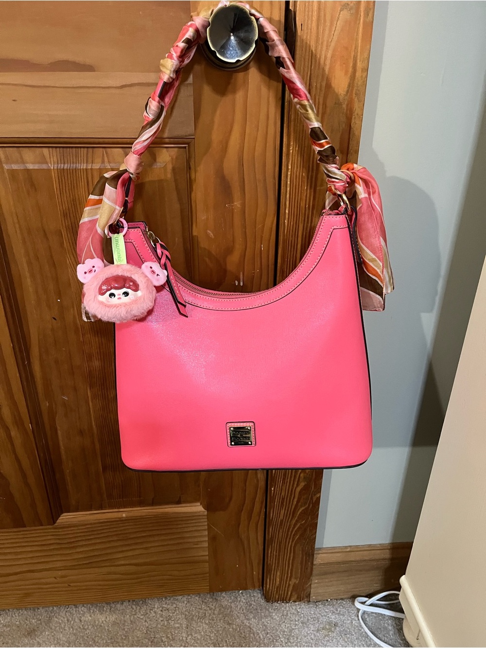 Dooney & Bourke Pink Shoulder Bag, silk scarf & Munmun 3 little pigs charm NWOT - Picture 3 of 14